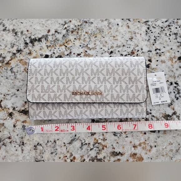 Michael Kors Jet Set Trifold LG wallet - Picture 5 of 9